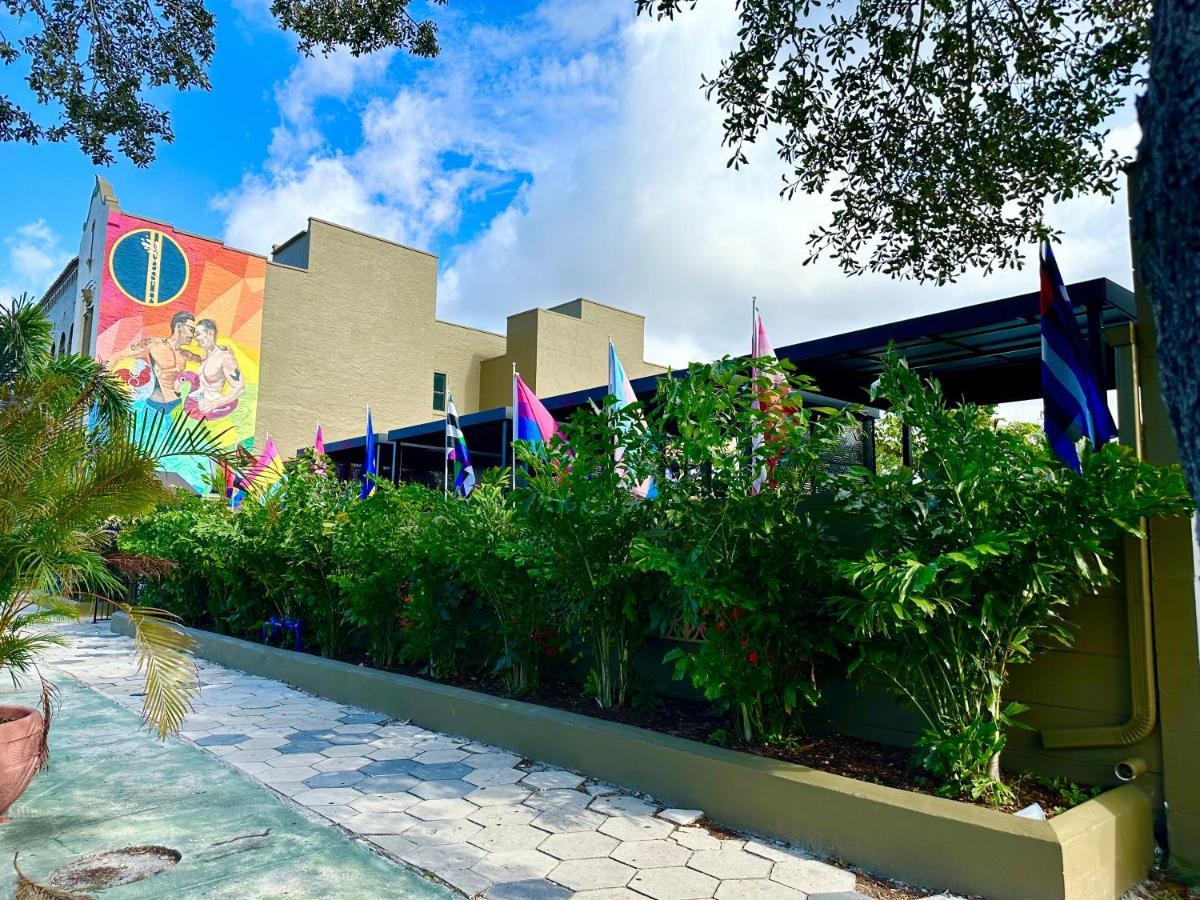 Mari Jean Hotel - All Adults Welcome 圣彼得堡 外观 照片