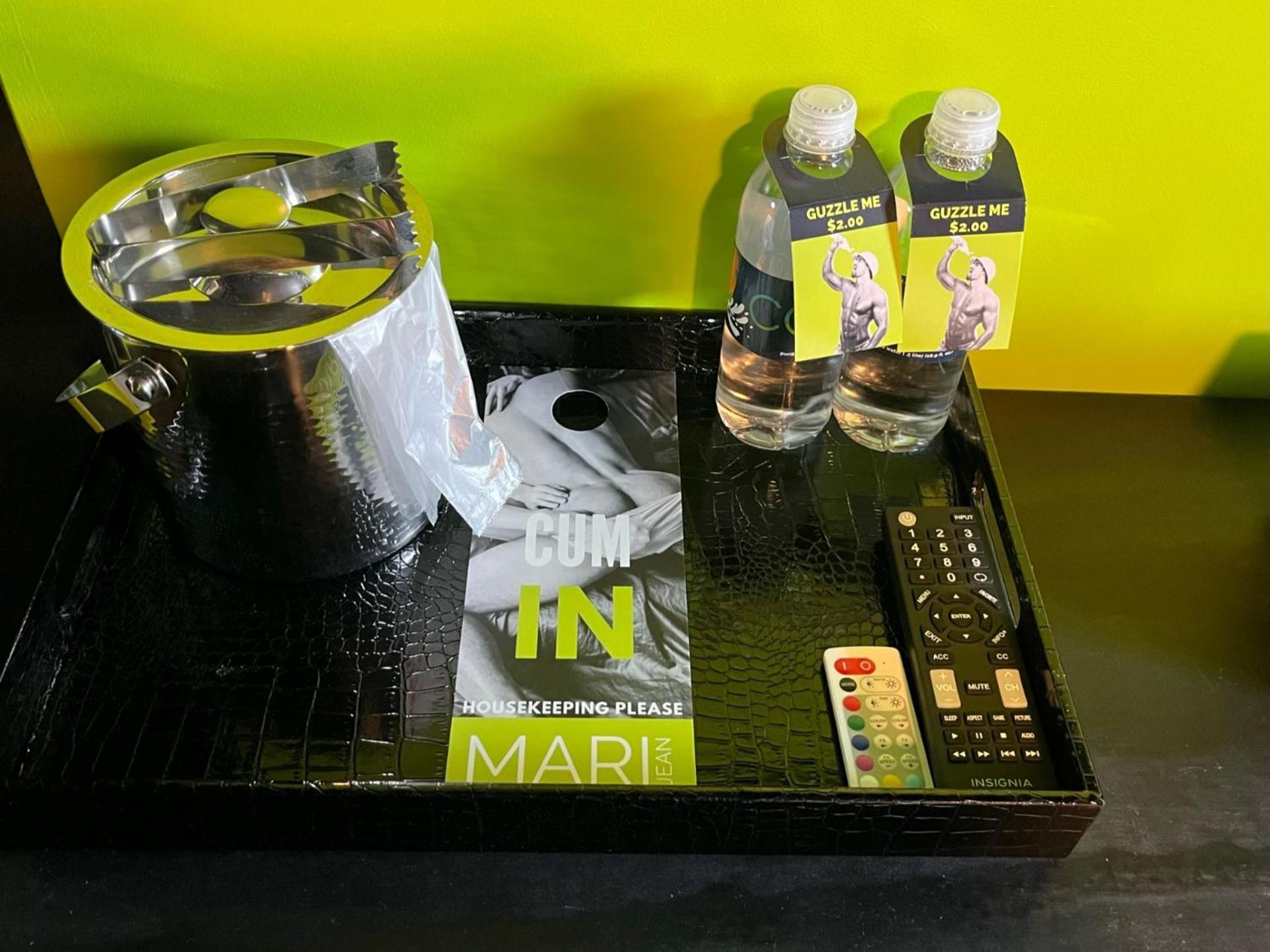 Mari Jean Hotel - All Adults Welcome 圣彼得堡 外观 照片