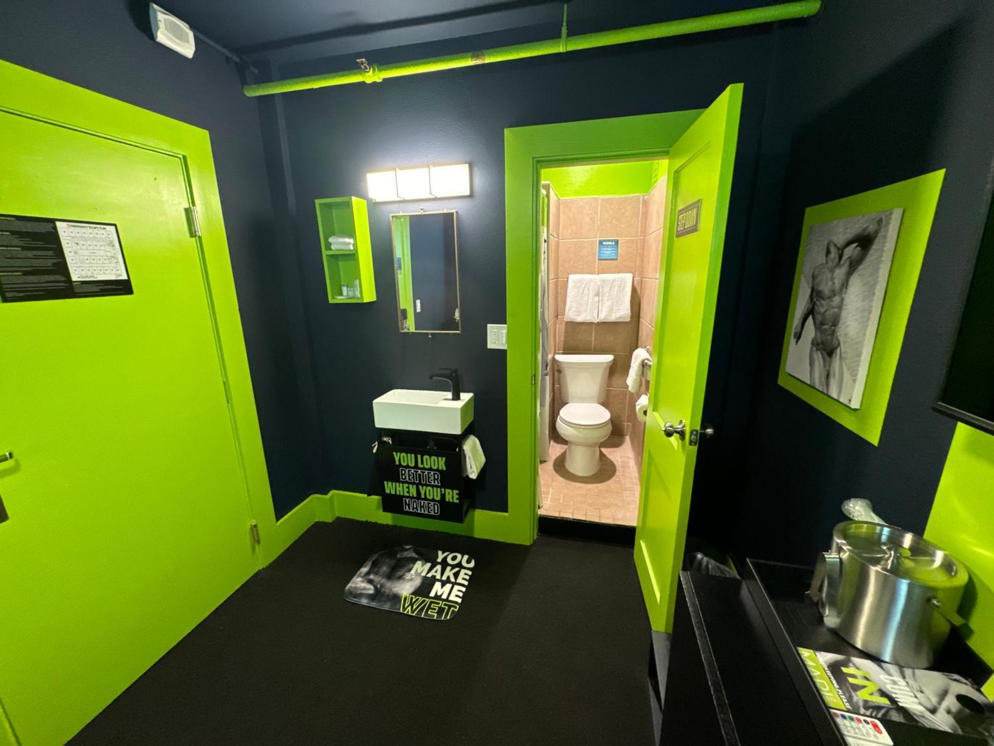 Mari Jean Hotel - All Adults Welcome 圣彼得堡 外观 照片